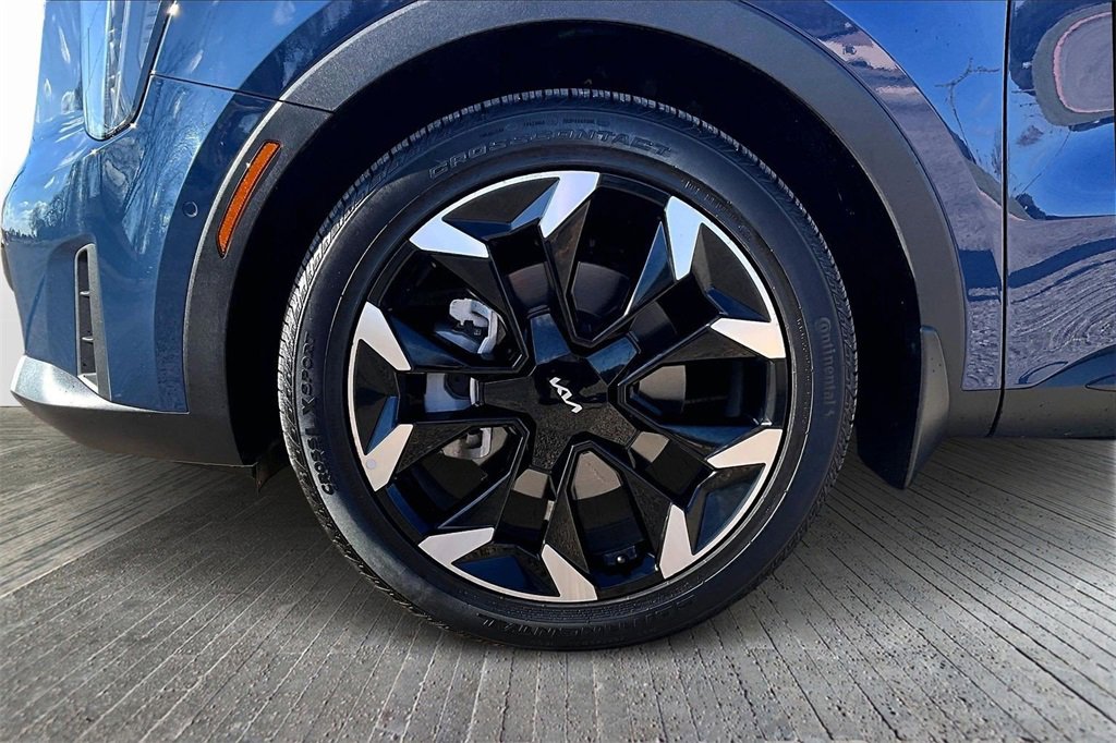 Used 2025 Kia Sorento SX image 8