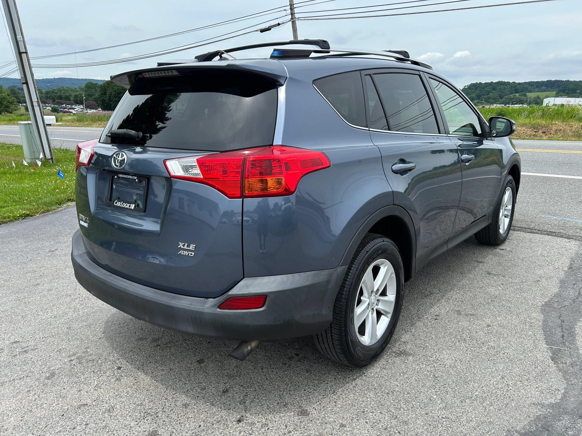 Used 2013 Toyota RAV4 XLE AWD/4WD image 10