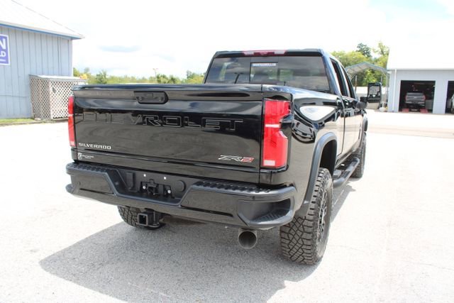 Used 2025 Chevrolet Silverado 2500 ZR2 w/ Technology Package image 11