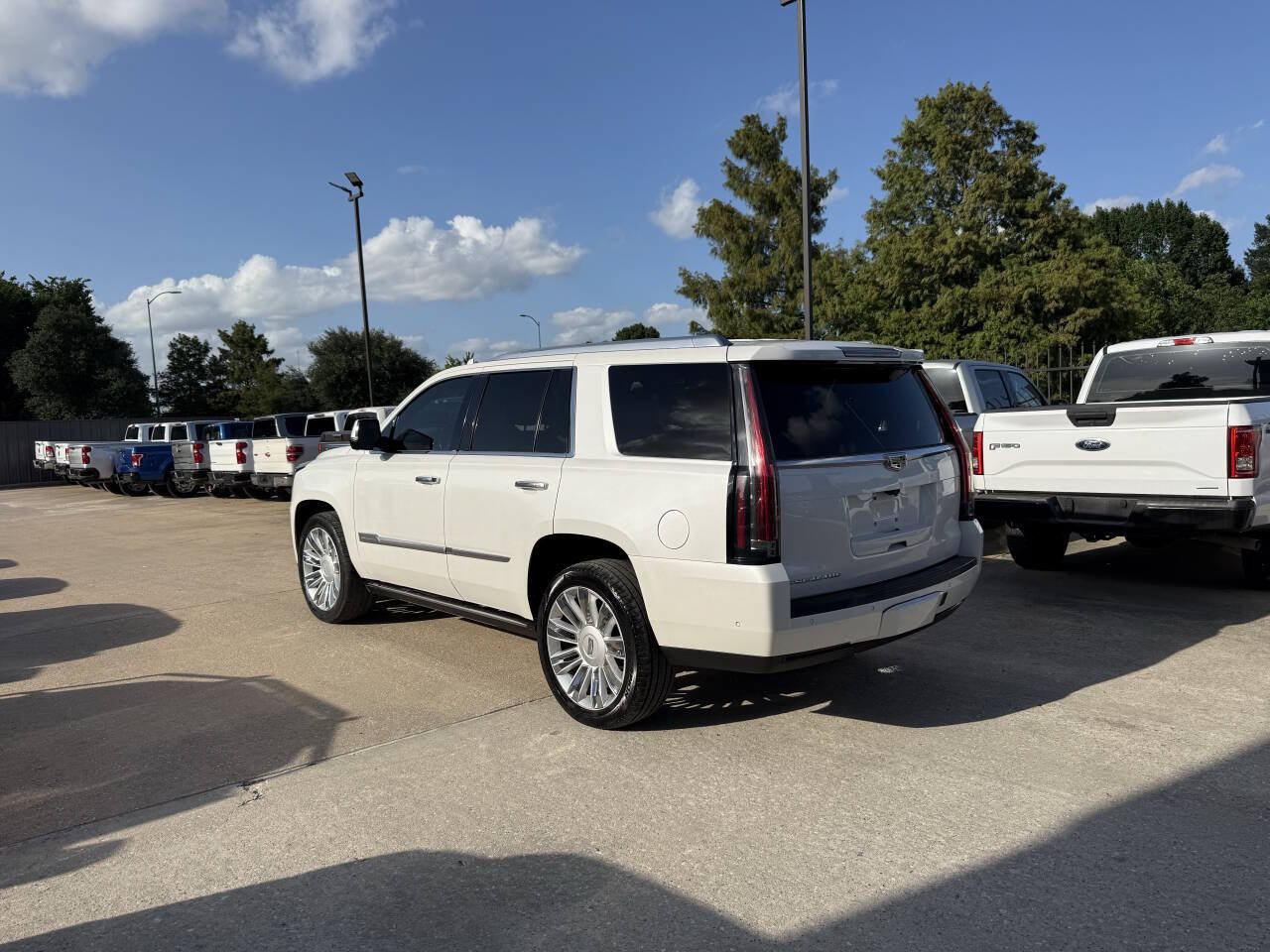 Used 2017 Cadillac Escalade Platinum AWD/4WD image 4