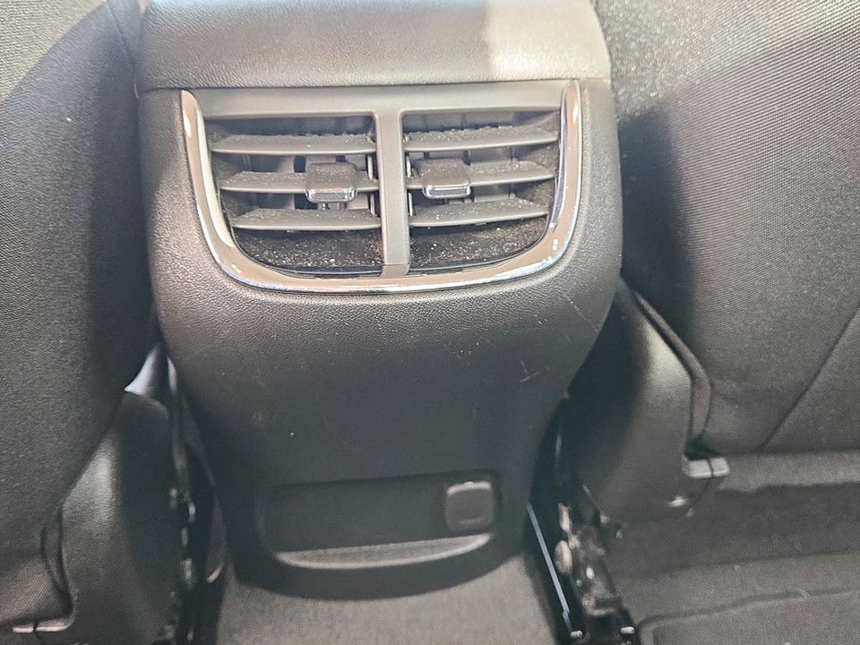 Used 2024 Chevrolet Malibu LT image 31