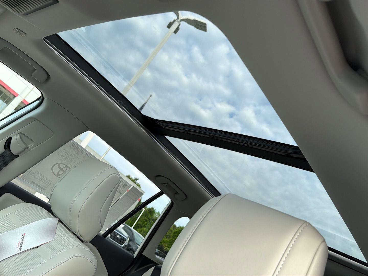 New 2026 Toyota RAV4 Limited AWD/4WD image 32