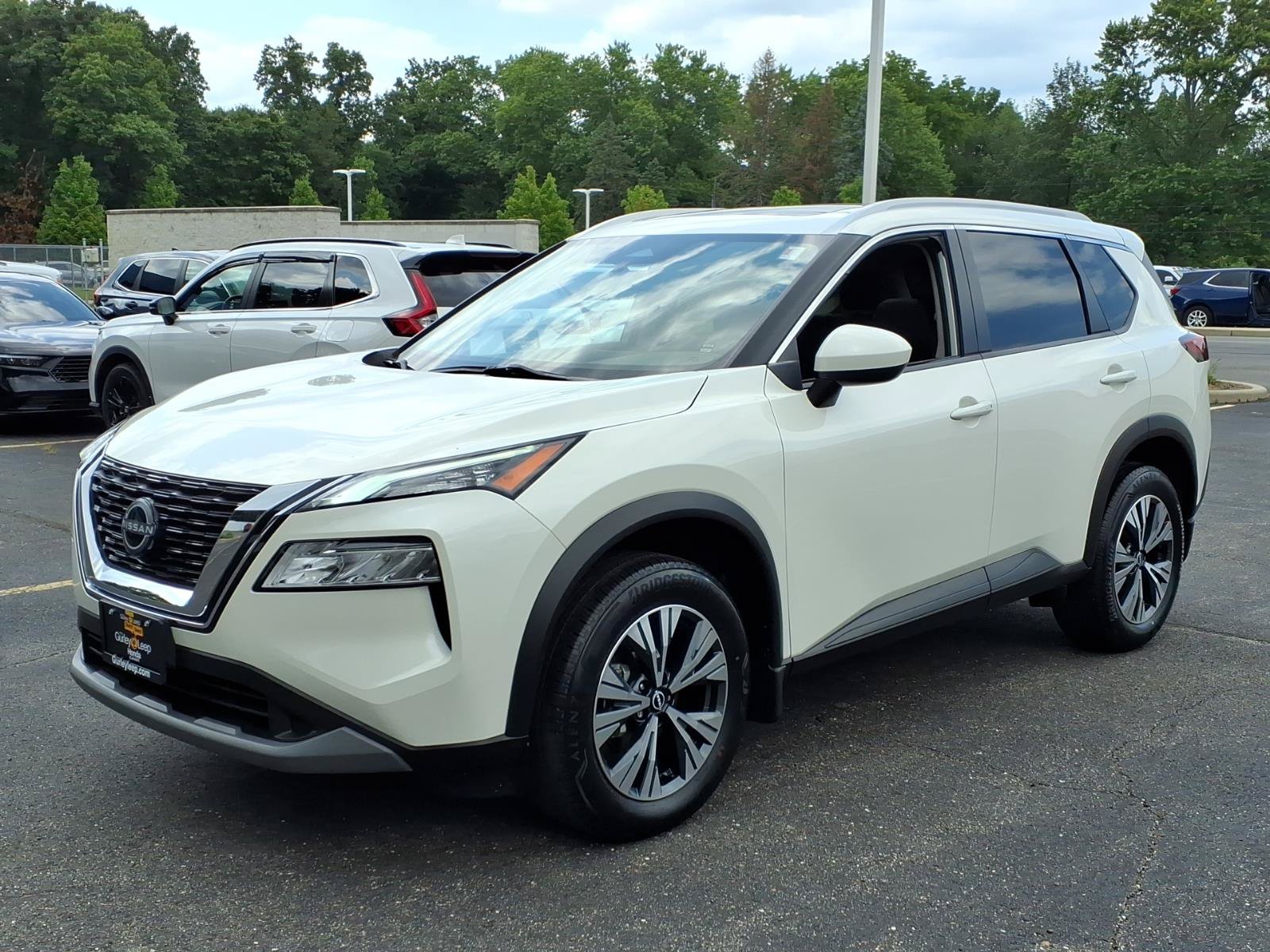 Used 2023 Nissan Rogue SV w/ SV Premium B Package AWD/4WD image 3