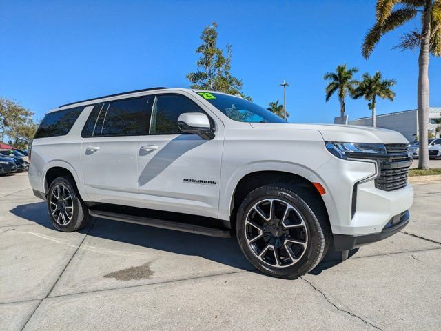 Used 2023 Chevrolet Suburban RST w/ Luxury Package image 2