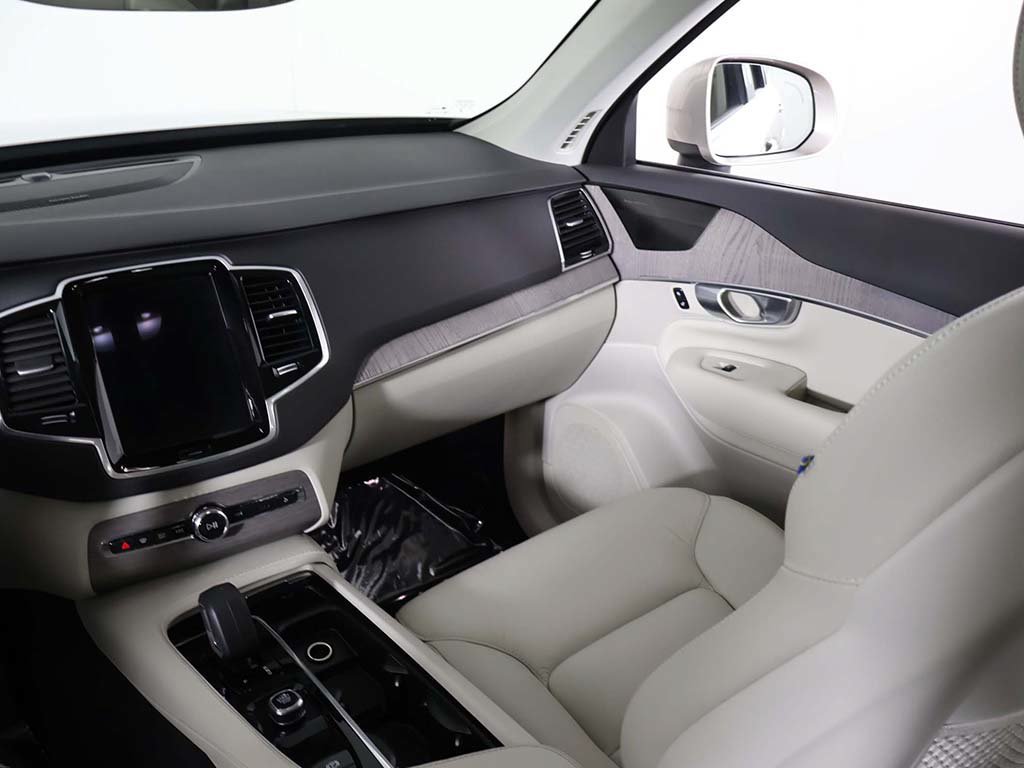 Used 2024 Volvo XC90 T8 Plus w/ Protection Package Premier AWD/4WD image 42