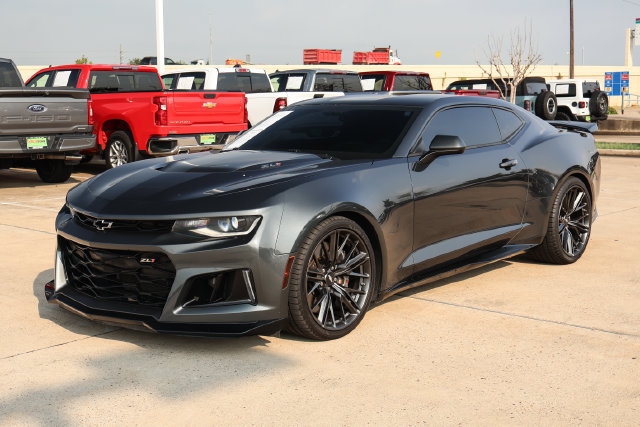 Used 2018 Chevrolet Camaro ZL1 RWD image 3