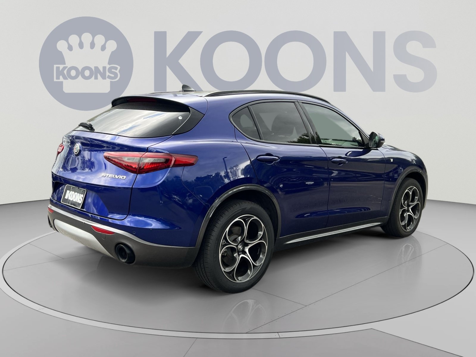 Used 2023 Alfa Romeo Stelvio Ti w/ Active Assist Plus Package AWD/4WD image 7