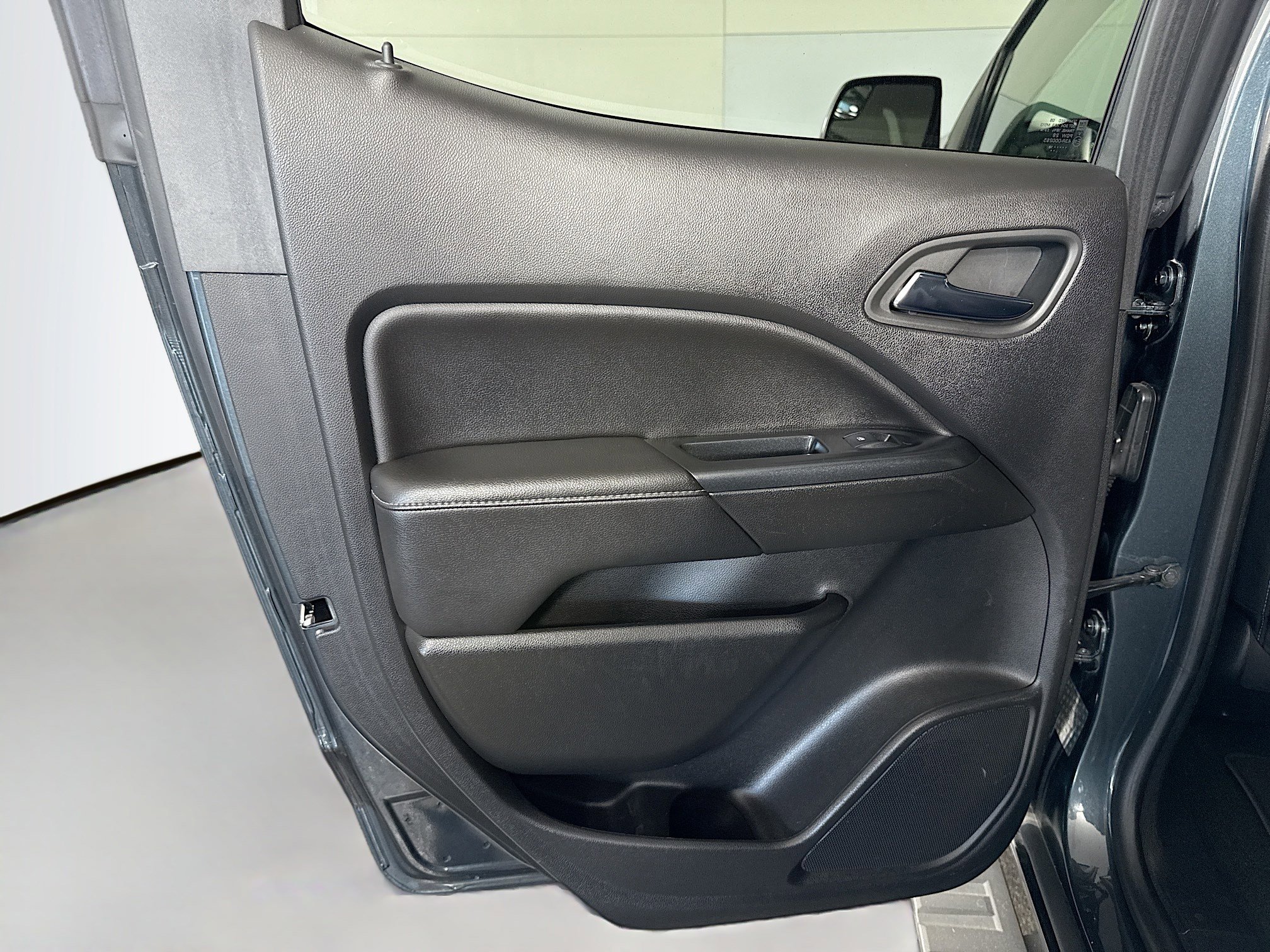 Used 2018 GMC Canyon SLE w/ SLE Convenience Package image 25