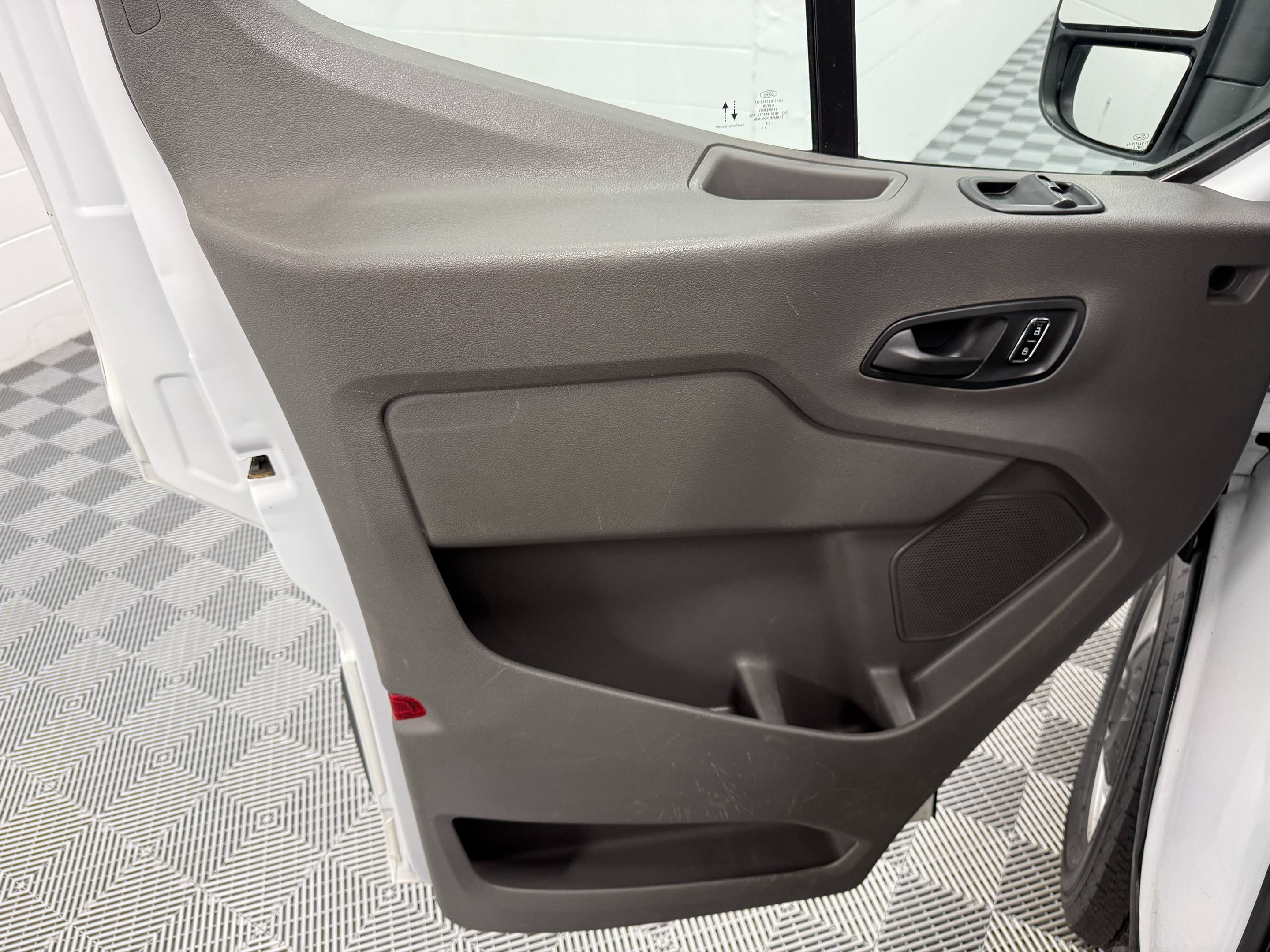 Used 2023 Ford Transit 250 148 High Roof RWD image 9