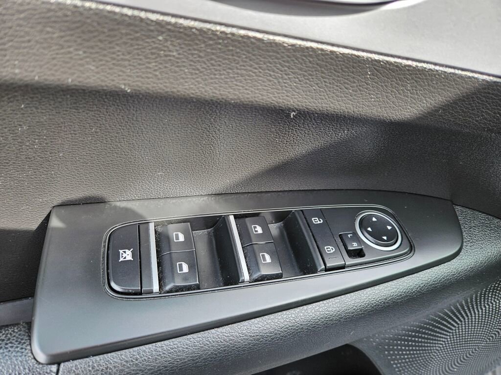 Used 2023 Kia Forte LXS FWD image 14