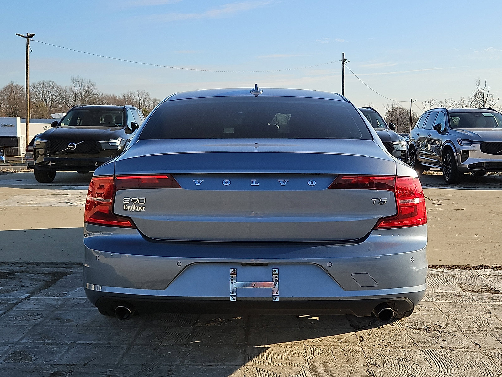 Used 2018 Volvo S90 T5 Momentum w/ Convenience Package image 5