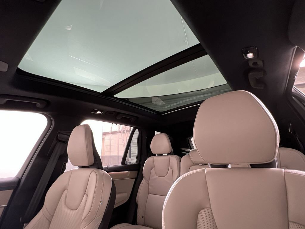 New 2026 Volvo XC90 B6 Ultra w/ Lounge Package image 14