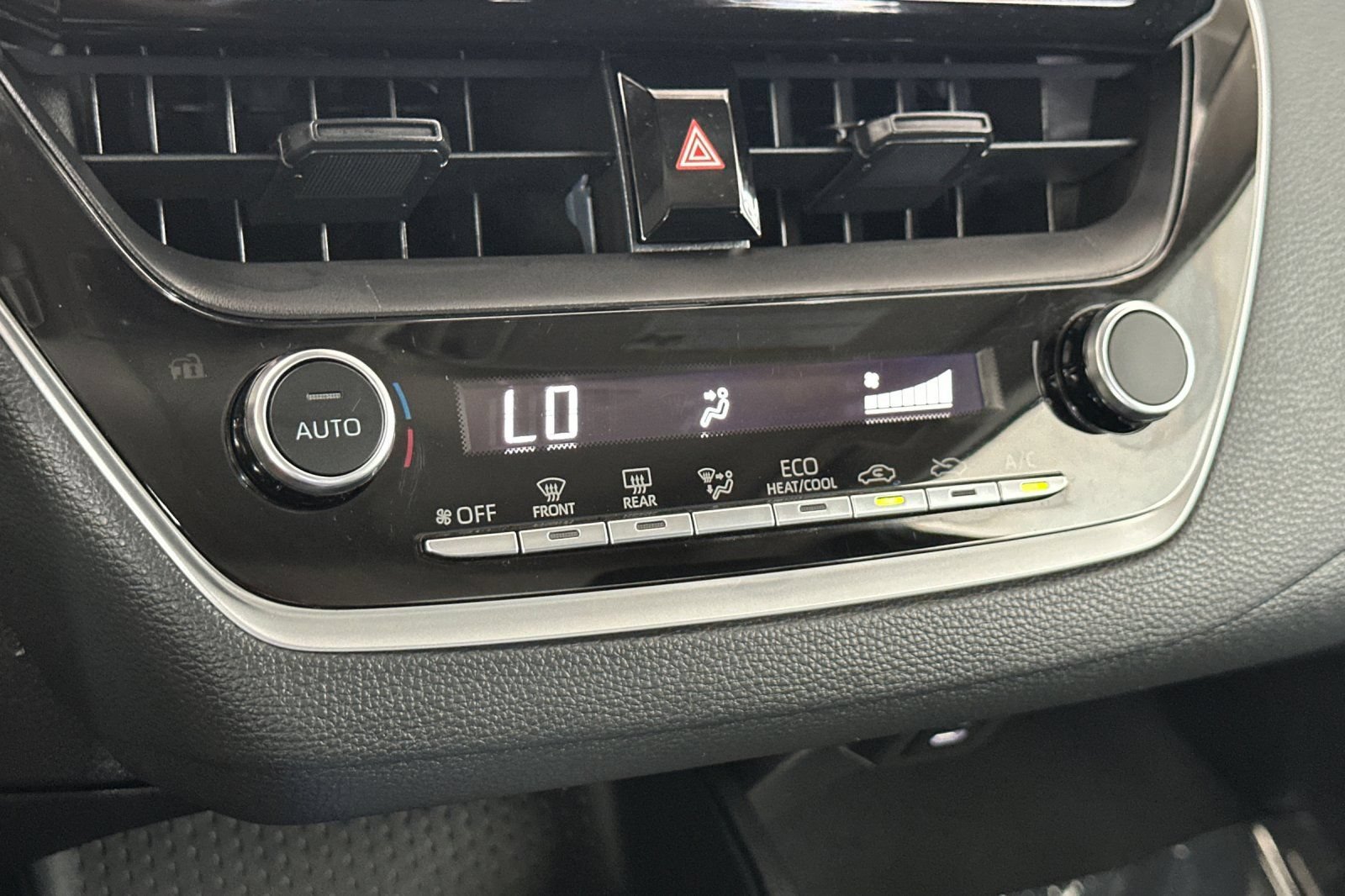 Used 2025 Toyota Corolla LE FWD image 23