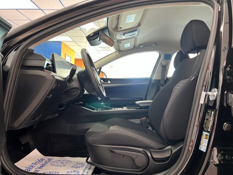 New 2026 Kia K5 LXS FWD image 17