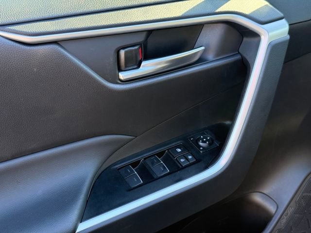 Used 2025 Toyota RAV4 XLE image 22