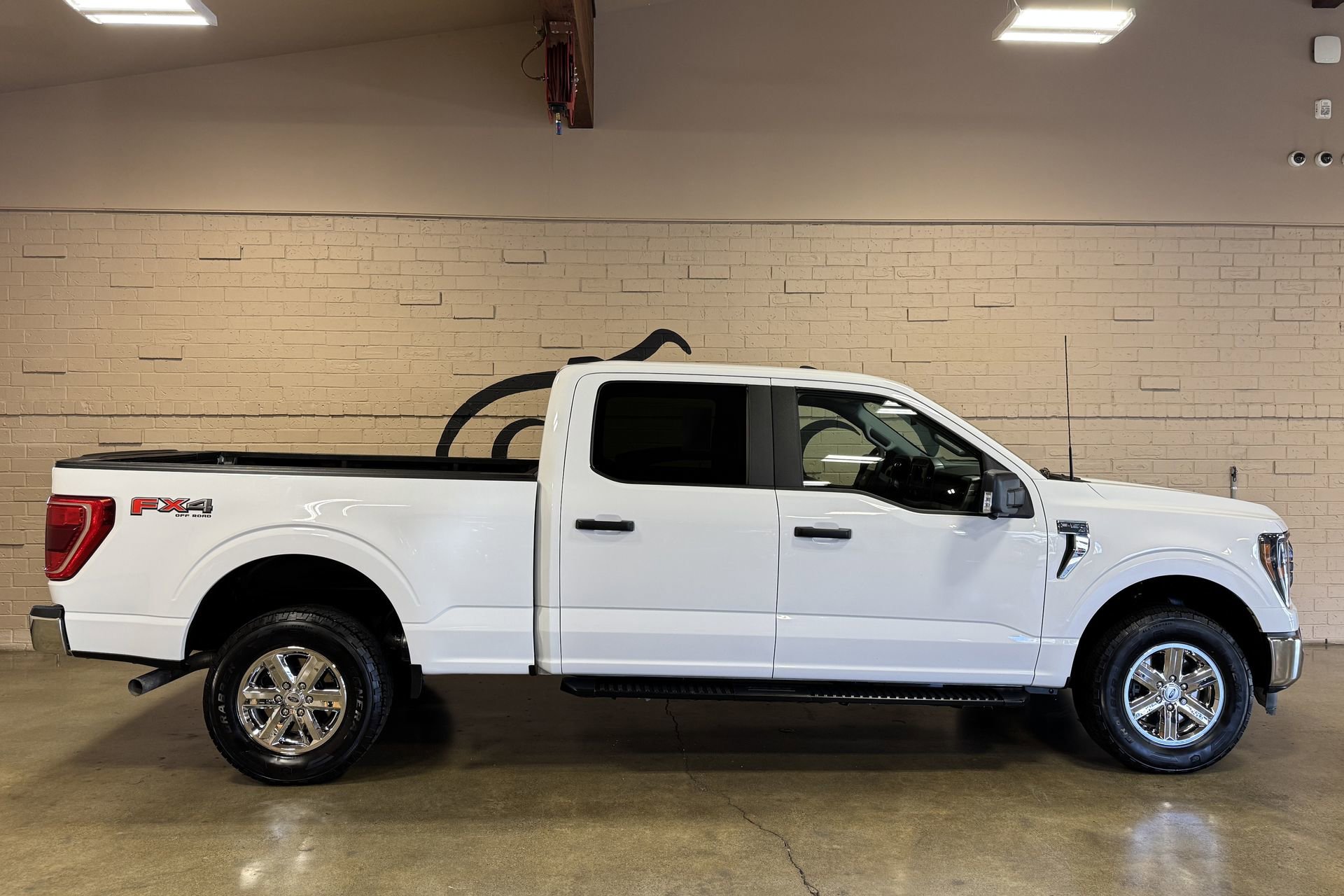 Used 2023 Ford F150 XLT w/ Trailer Tow Package AWD/4WD image 3