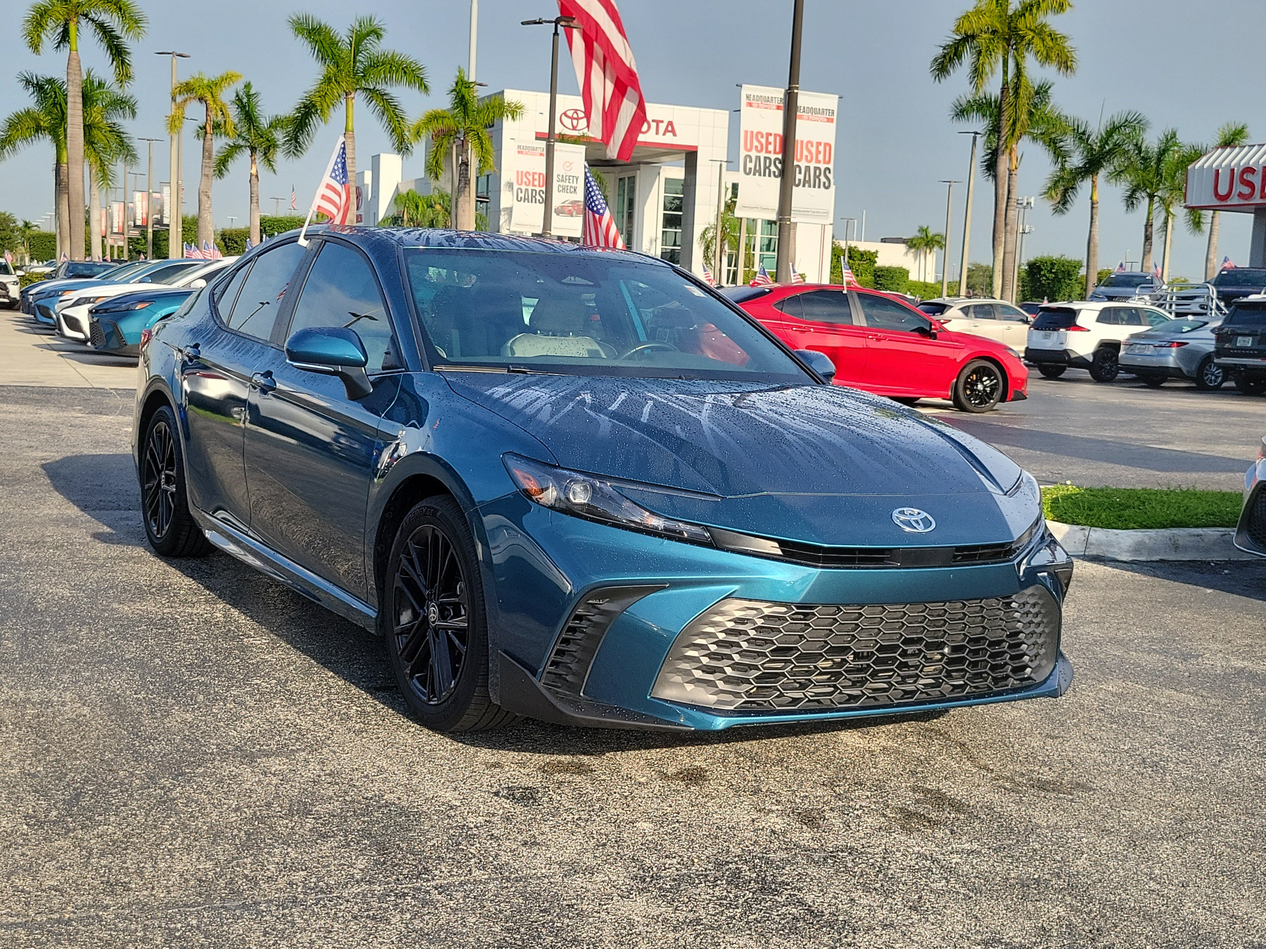 Used 2025 Toyota Camry SE FWD image 2