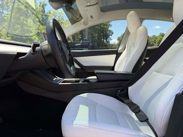Used 2021 Tesla Model Y Long Range AWD/4WD image 16