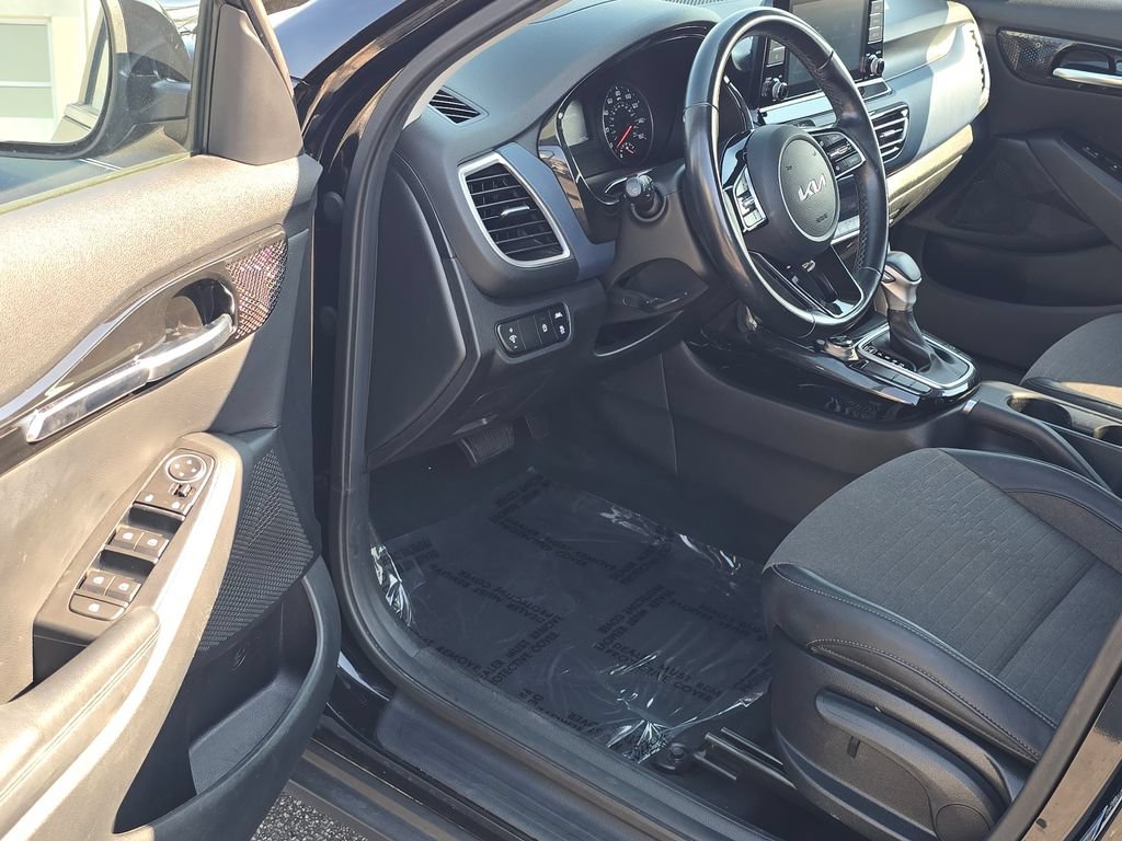 Certified 2023 Kia Seltos S FWD image 9