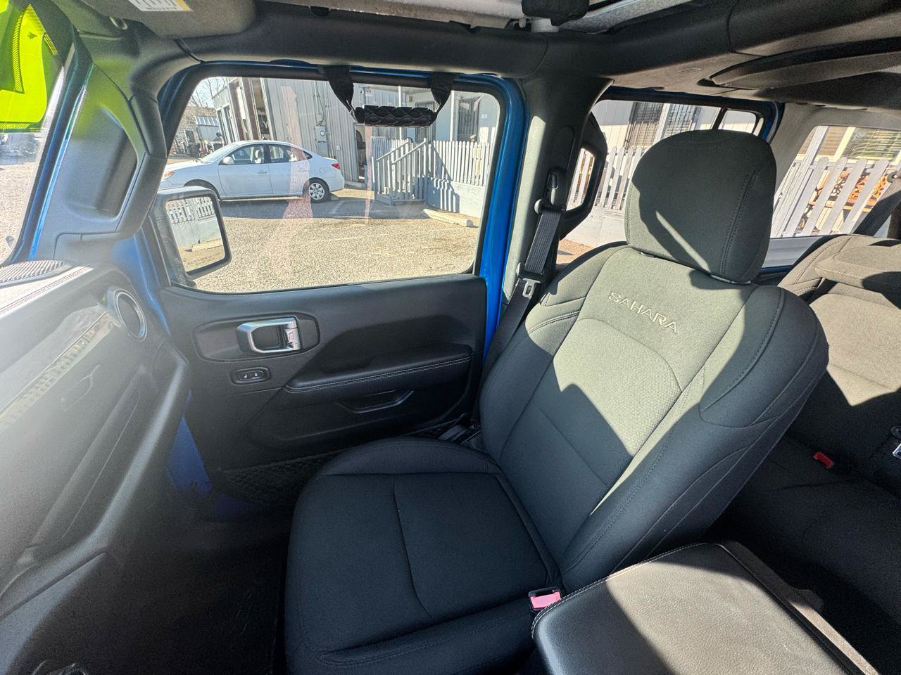 Used 2021 Jeep Wrangler Unlimited Sahara AWD/4WD image 17