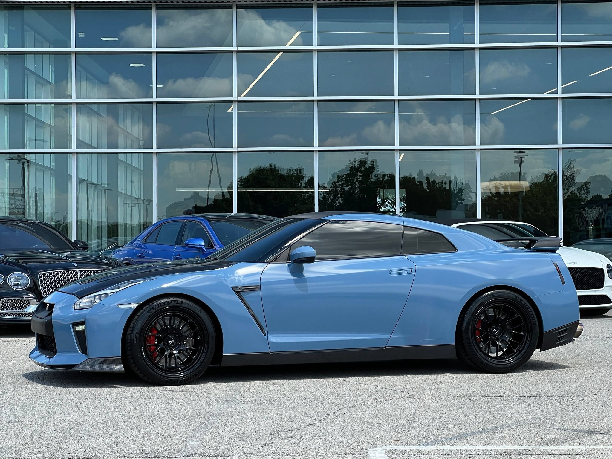 Used 2016 Nissan GT-R Black Edition AWD/4WD image 7
