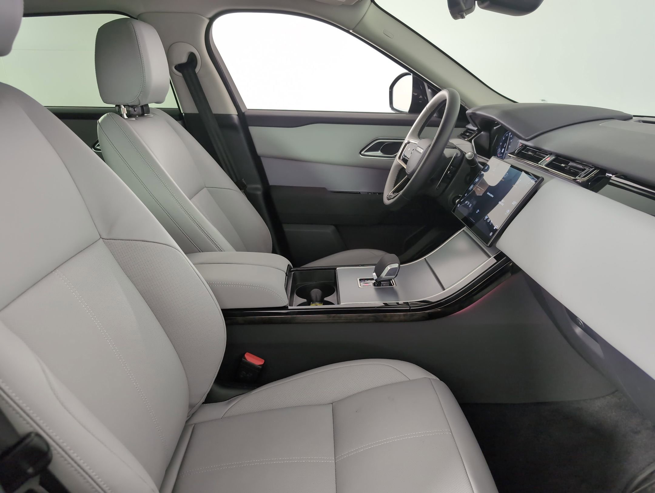 Used 2025 Land Rover Range Rover Velar S image 19