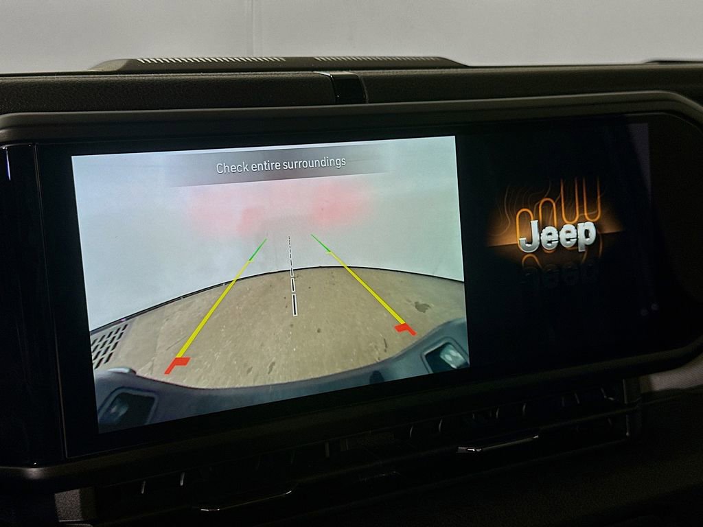 Used 2024 Jeep Gladiator Sport image 10