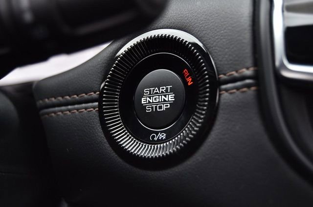 Used 2023 Jeep Compass Limited image 18