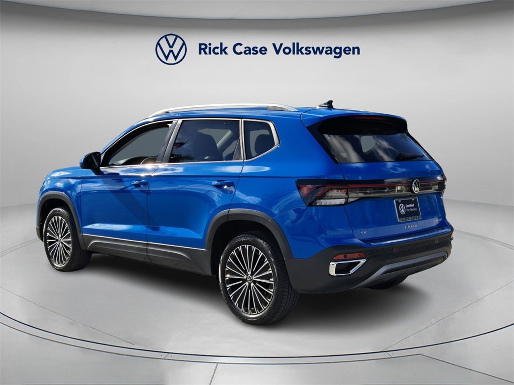 Certified 2025 Volkswagen Taos SE w/ Panoramic Sunroof Package image 7