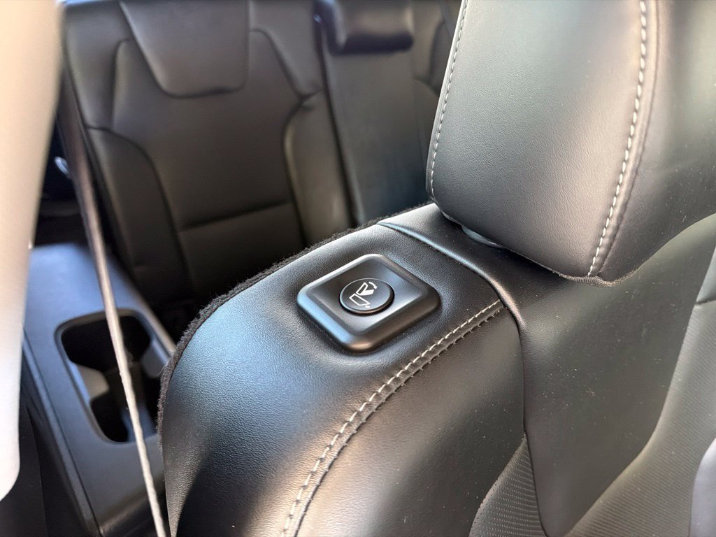 Used 2024 Kia Telluride S FWD image 35