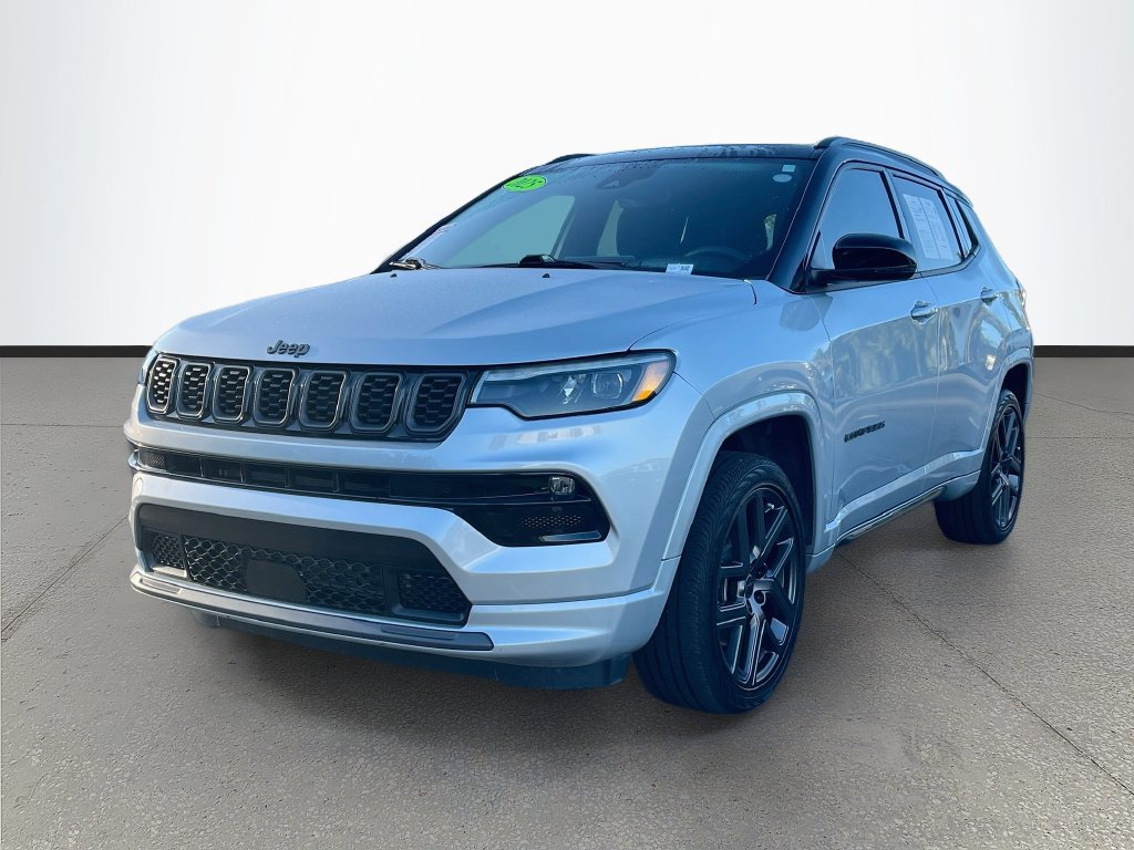 Used 2025 Jeep Compass Limited w/ High Altitude Package AWD/4WD image 3