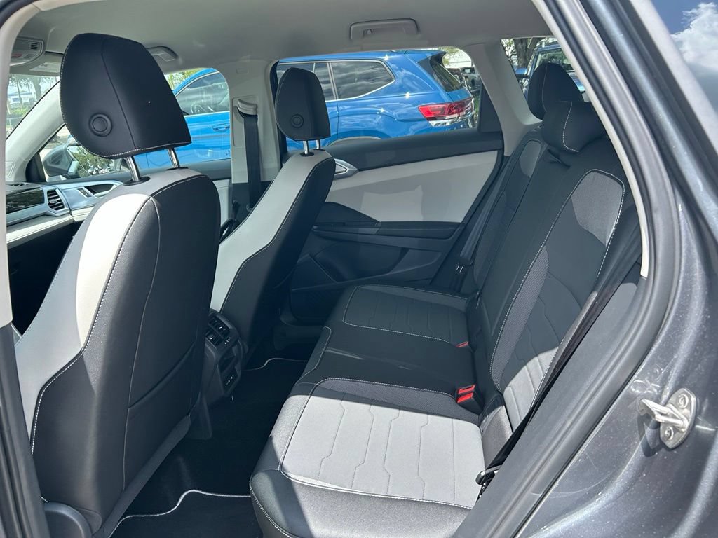 New 2026 Volkswagen Taos SE FWD image 39