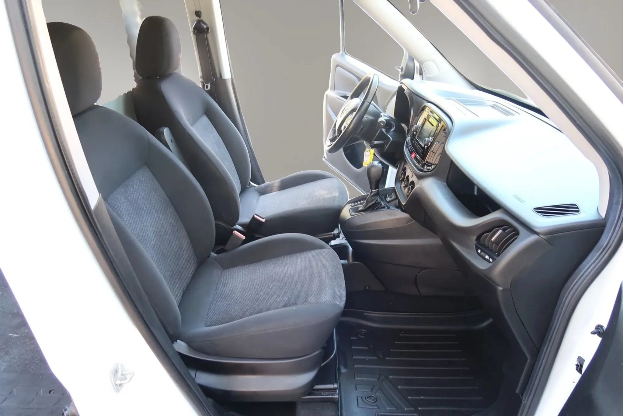 Used 2016 RAM ProMaster City Tradesman FWD image 13