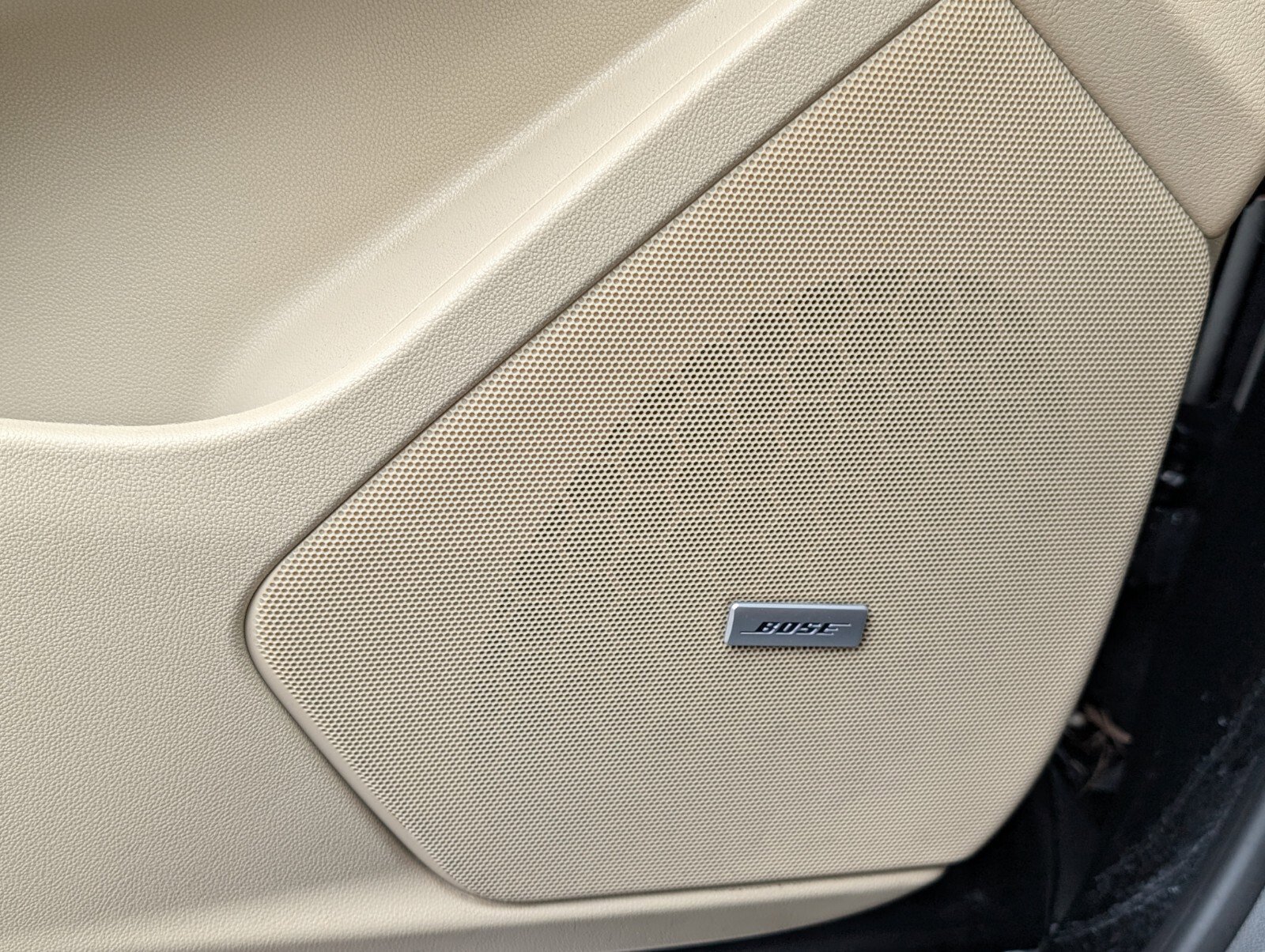 Used 2018 Cadillac XT5 FWD w/ LPO, Wheel Lock Package image 43