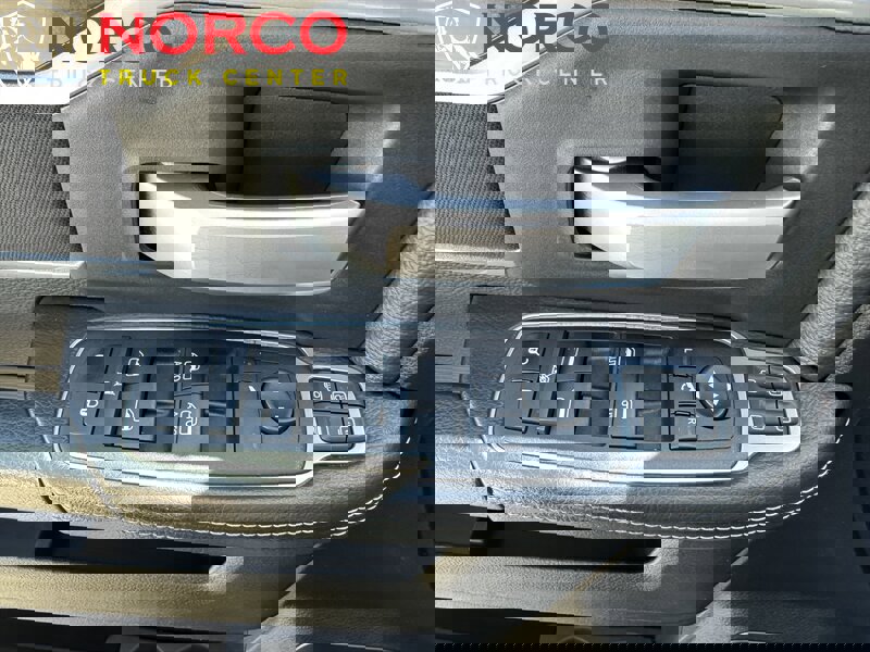 Used 2024 RAM 3500 Big Horn image 21