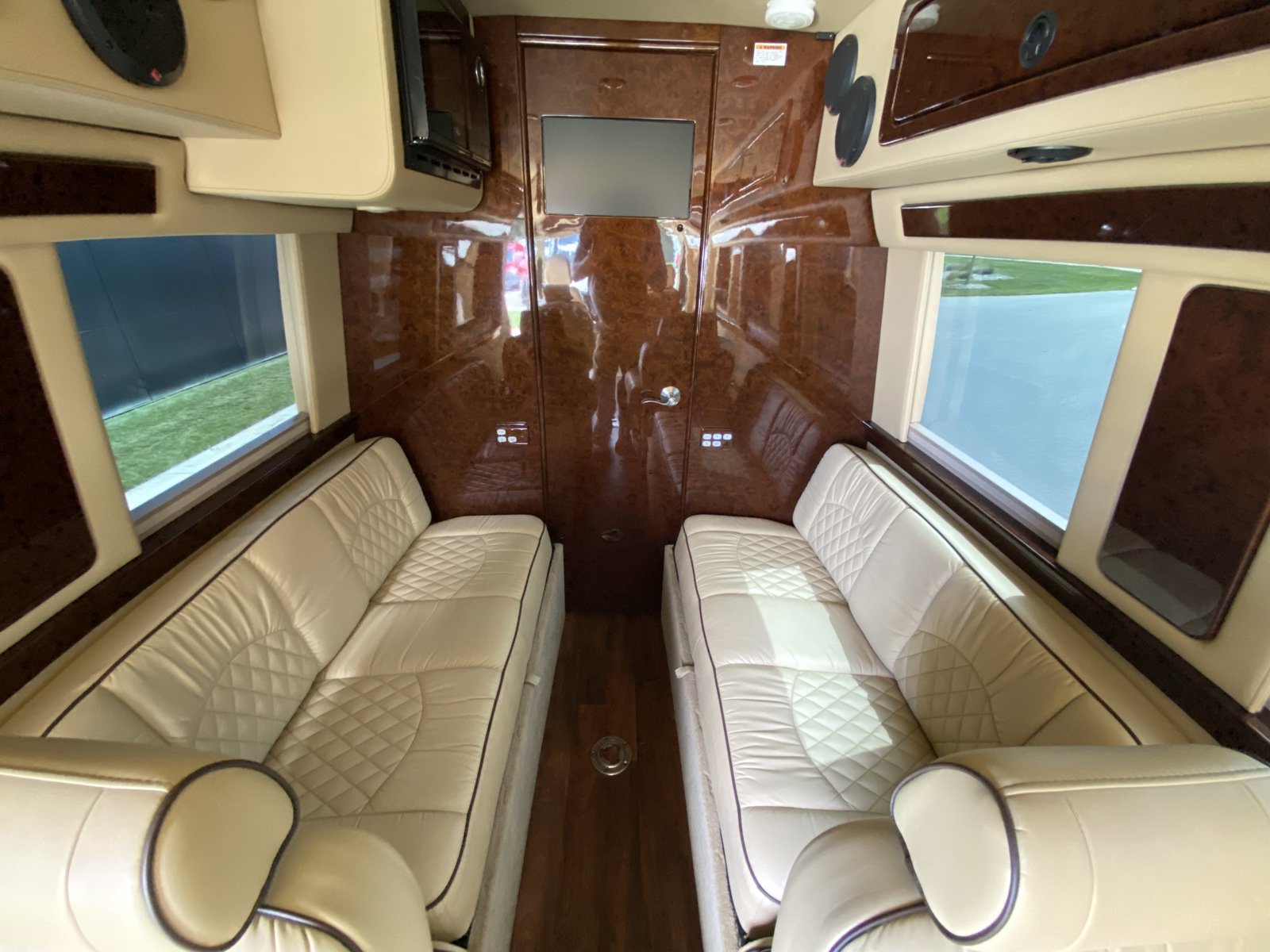 Used 2015 Mercedes-Benz Sprinter 3500 image 19