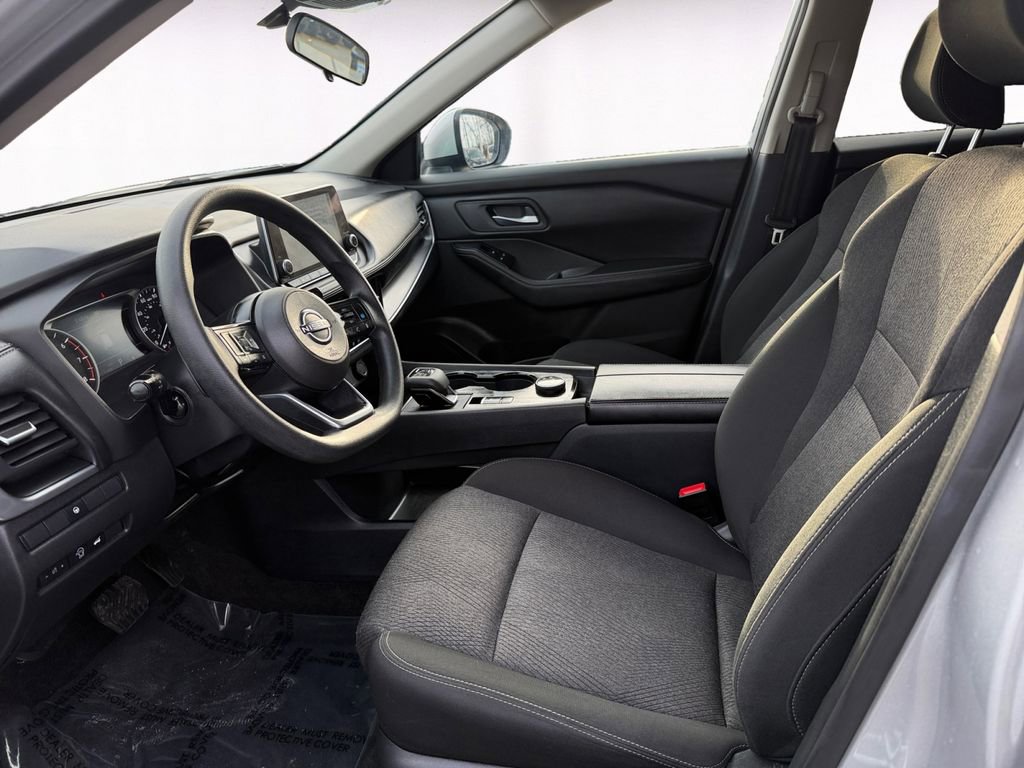 Used 2024 Nissan Rogue SV image 9