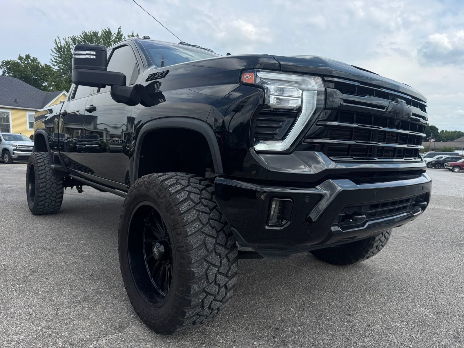 Used 2024 Chevrolet Silverado 2500 LTZ w/ LTZ Plus Package AWD/4WD image 8