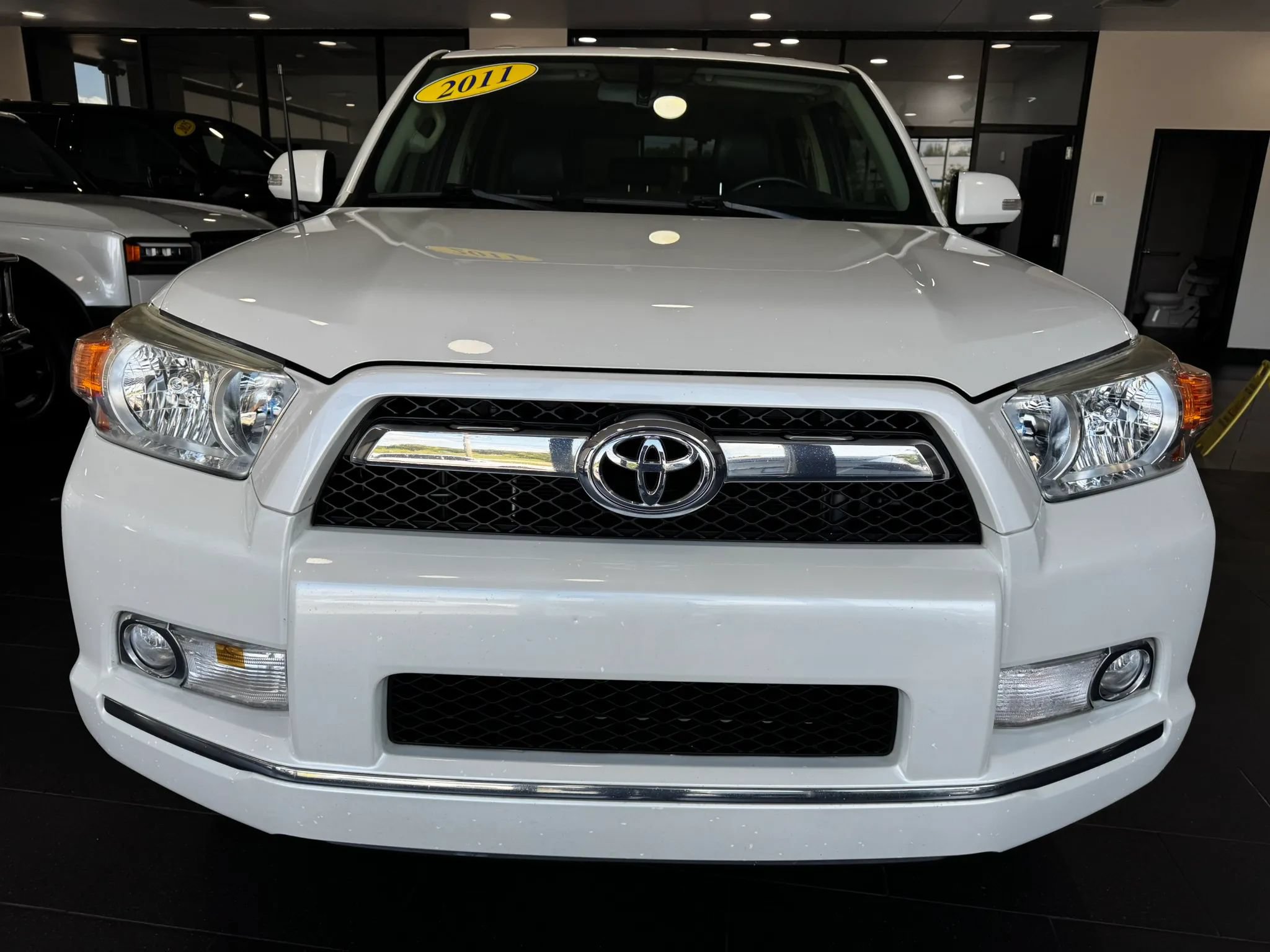 Used 2011 Toyota 4Runner SR5 w/ Premium Pkg w/Leather AWD/4WD image 7