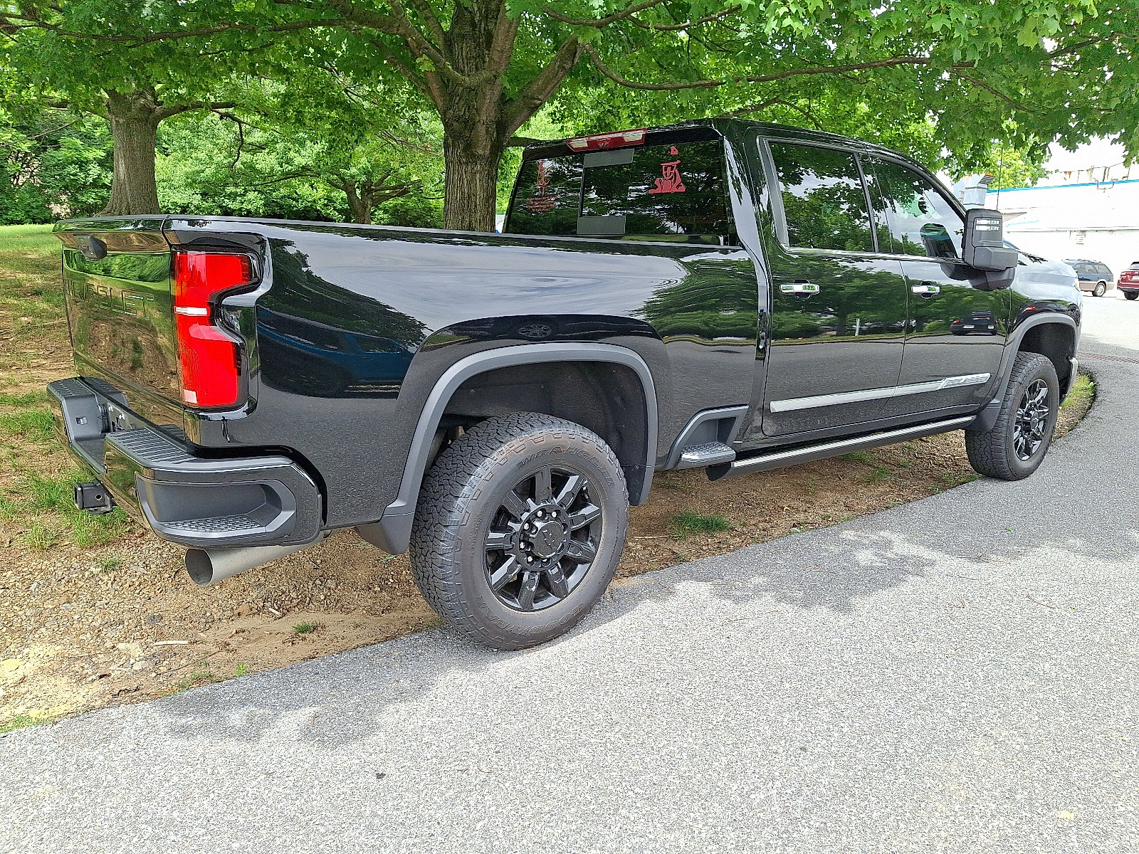 Used 2025 Chevrolet Silverado 2500 High Country w/ High Country Premium Package AWD/4WD image 6