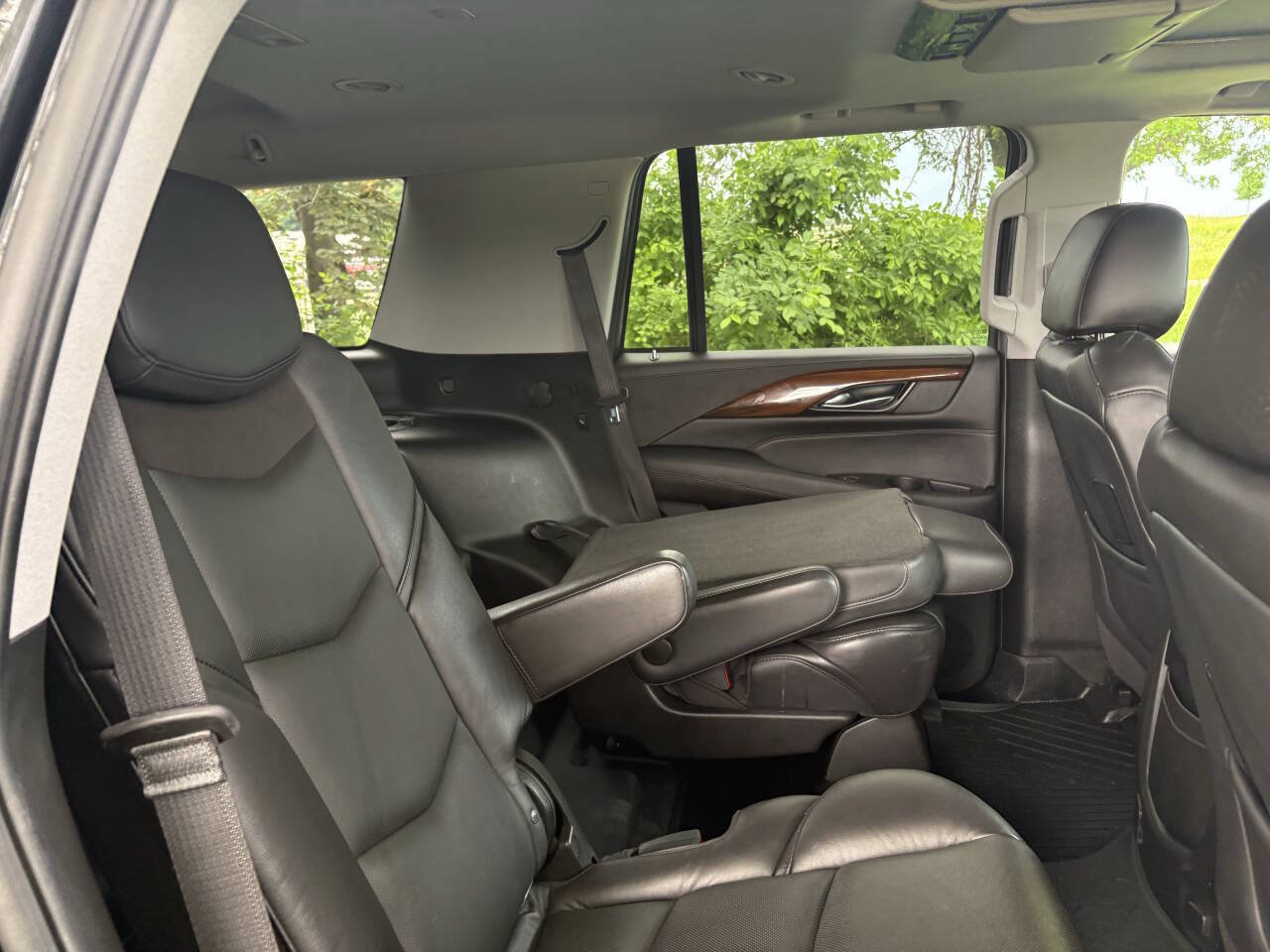 Used 2020 Cadillac Escalade Premium Luxury AWD/4WD image 37