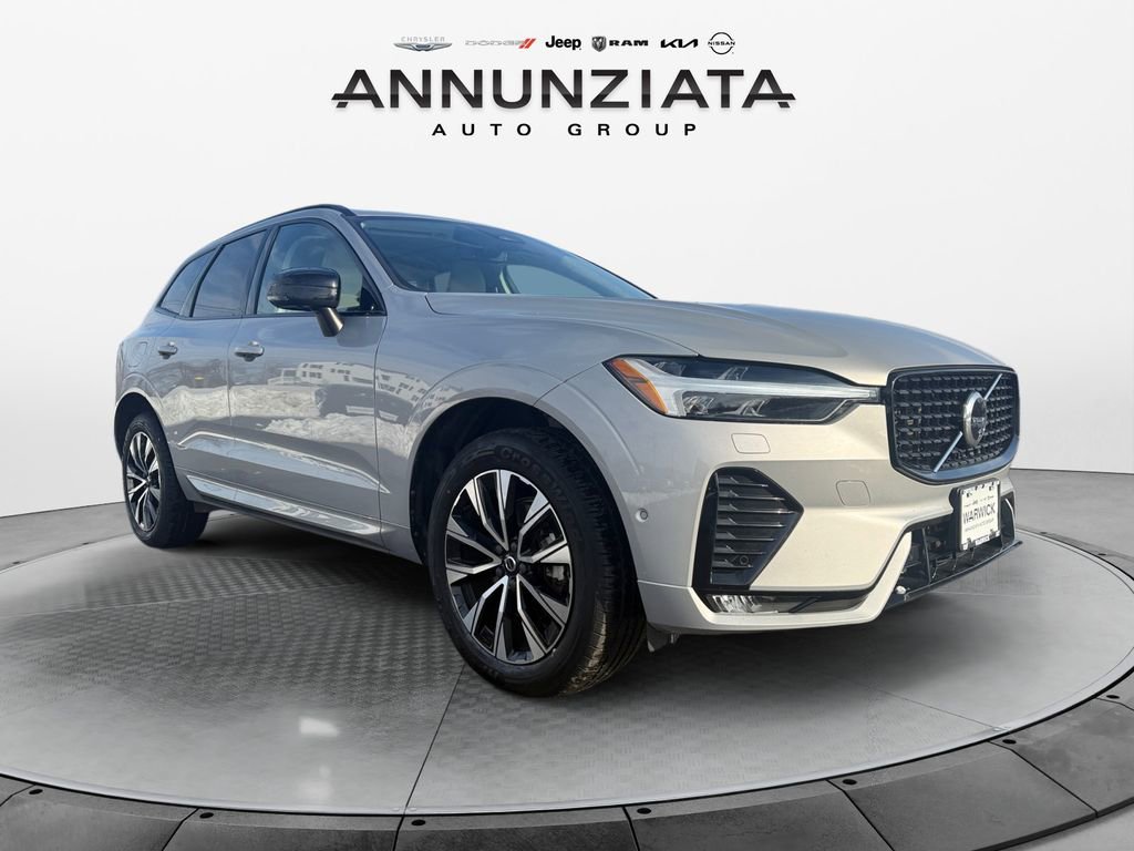 Used 2024 Volvo XC60 B5 Plus image 7