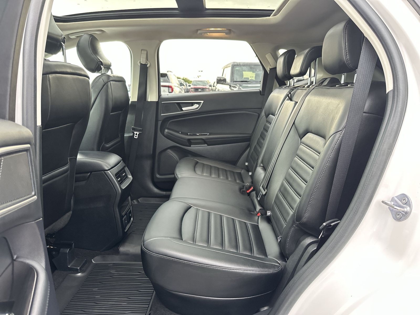 Used 2019 Ford Edge SEL w/ Equipment Group 201A AWD/4WD image 26