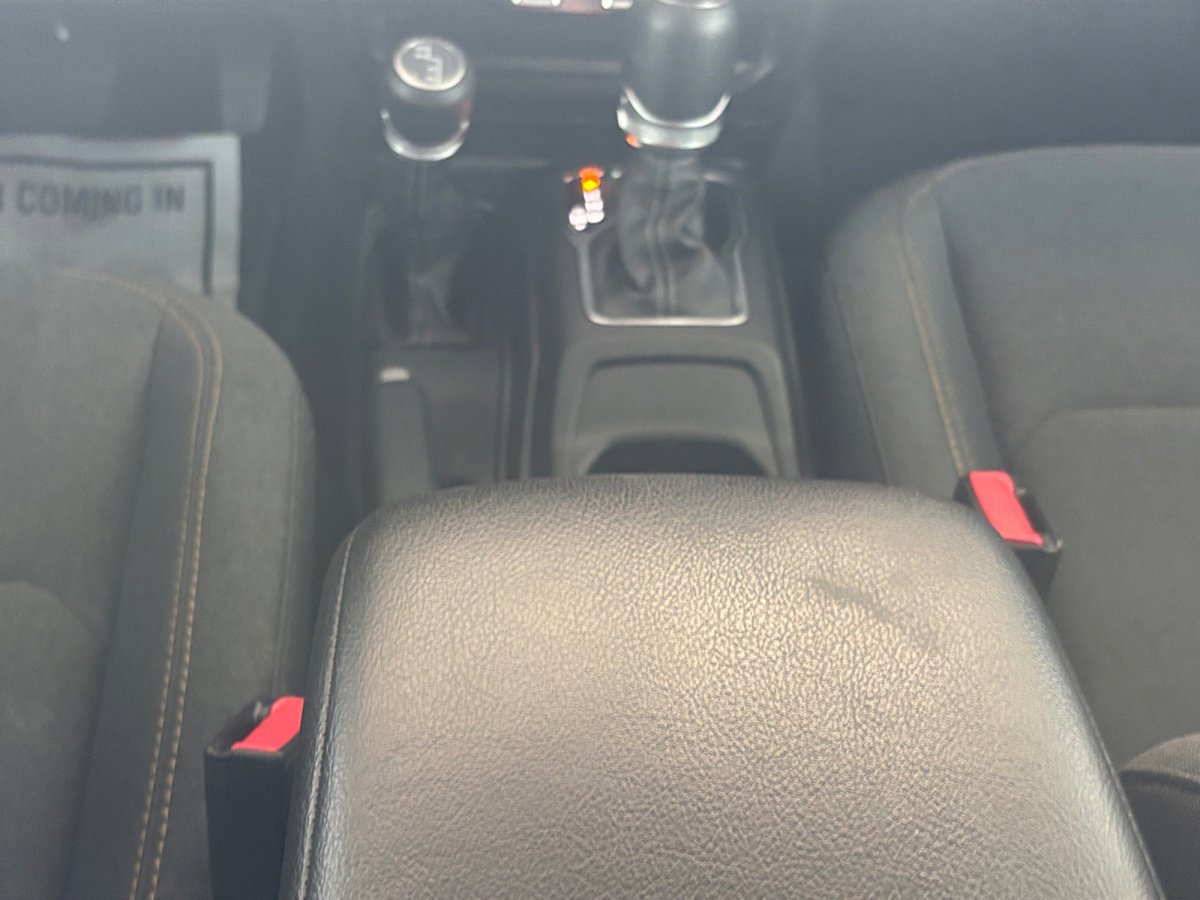 Used 2024 Jeep Wrangler Sport S image 5