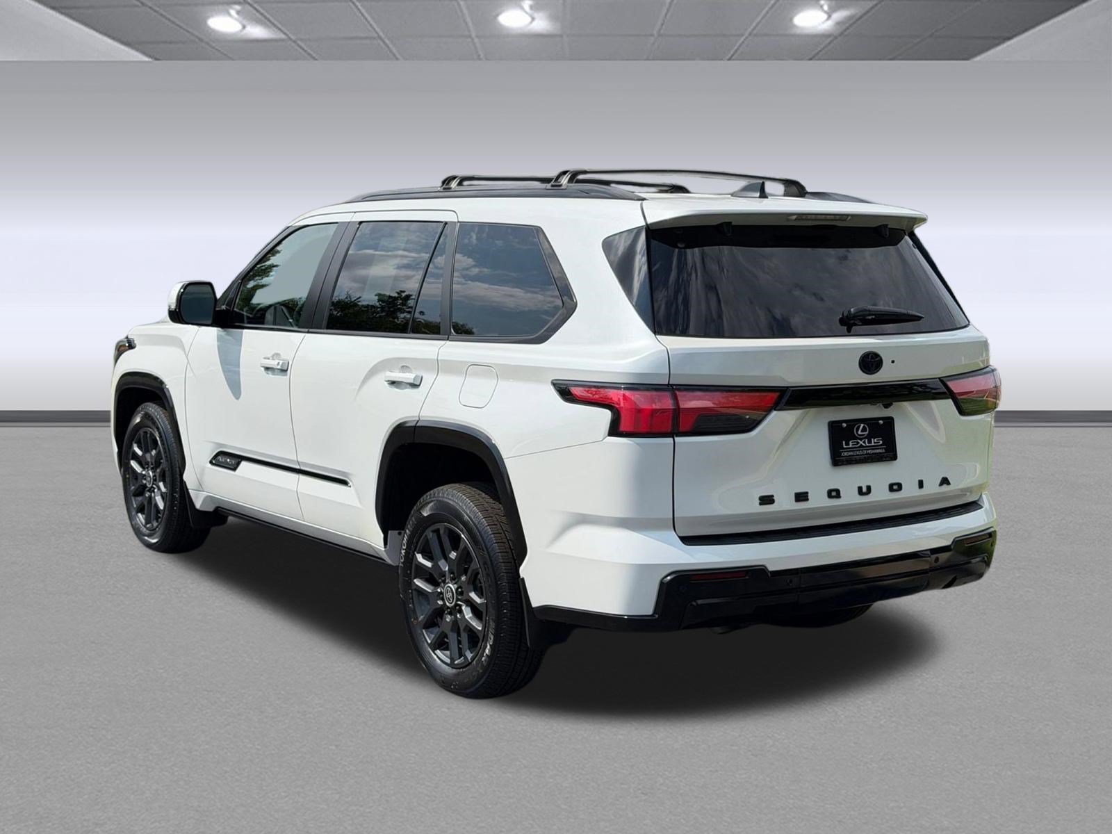 Used 2024 Toyota Sequoia Platinum AWD/4WD image 3