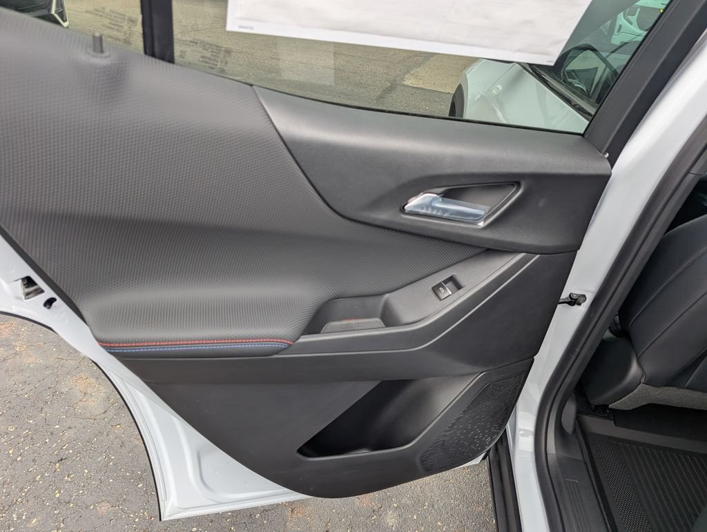 New 2026 Chevrolet Equinox RS w/ Convenience Package III FWD image 11