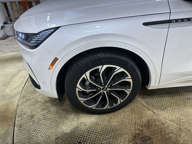 Used 2024 Lincoln Nautilus Reserve image 19