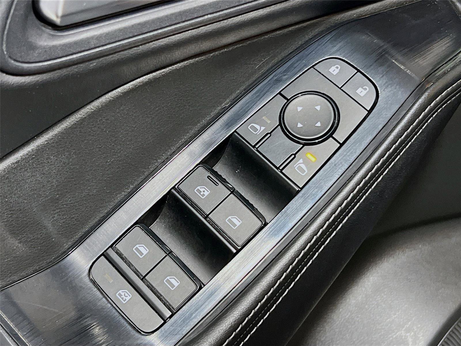 Used 2024 Nissan Rogue SV image 18