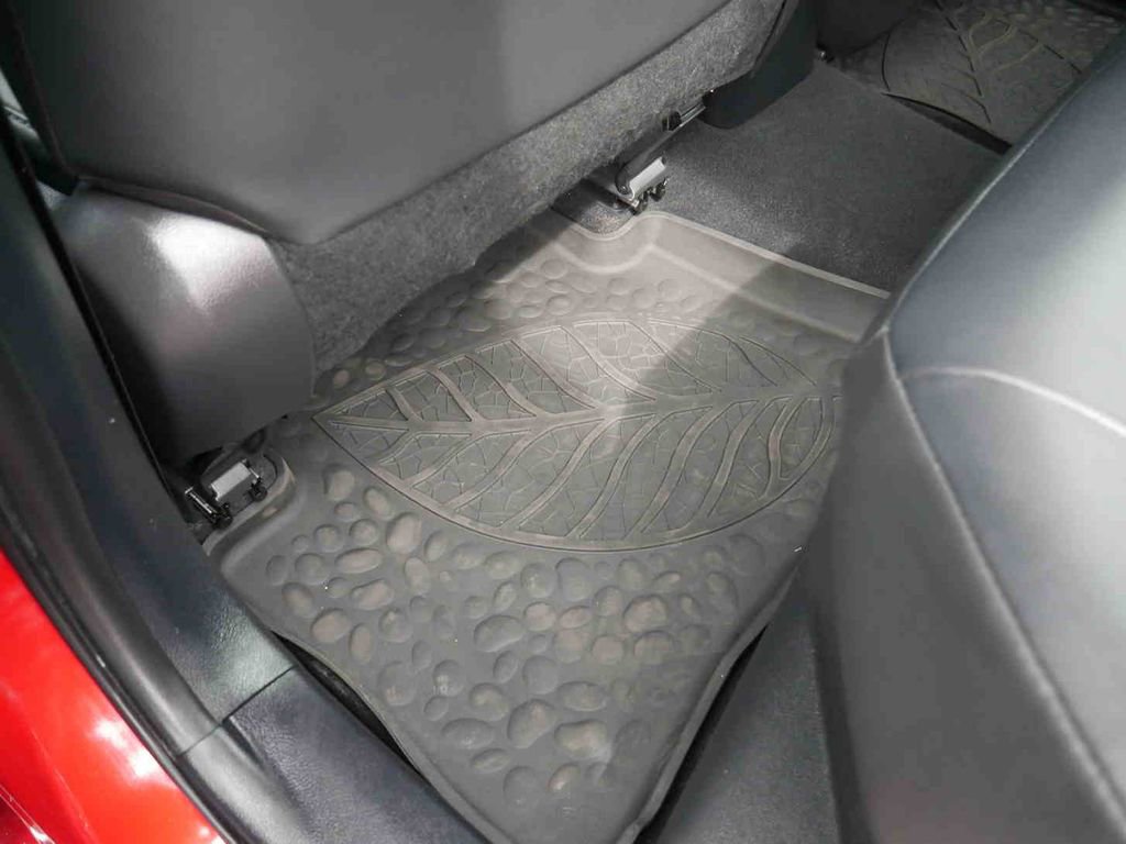 Used 2019 Toyota Prius XLE image 14