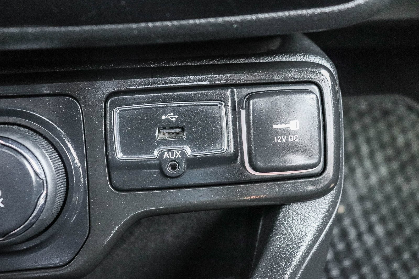Used 2022 Jeep Renegade Altitude AWD/4WD image 30